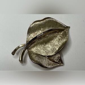BSK Vintage Elegant Gold Leaf Brooch